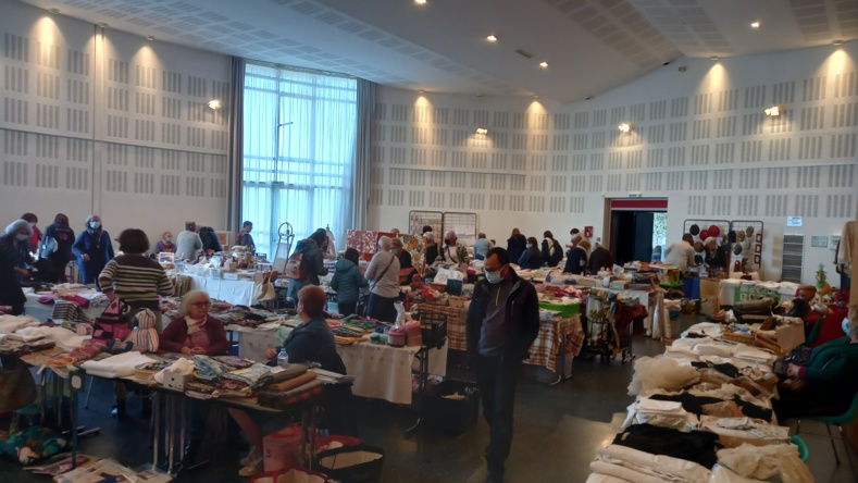 PUCES CRÉATIVES 2021 : ça a filé droit à Condat ! PUCES CRÉATIVES 2021 : ça a filé droit à Condat !